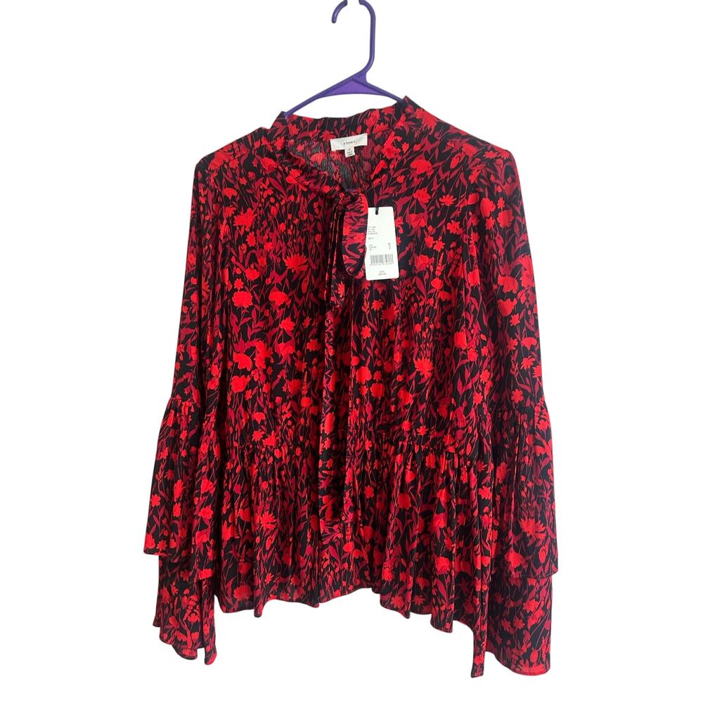a loves a NWT Red Floral Longsleeve Tie Neck Blouse Wide Sleeve Flowy Sz M